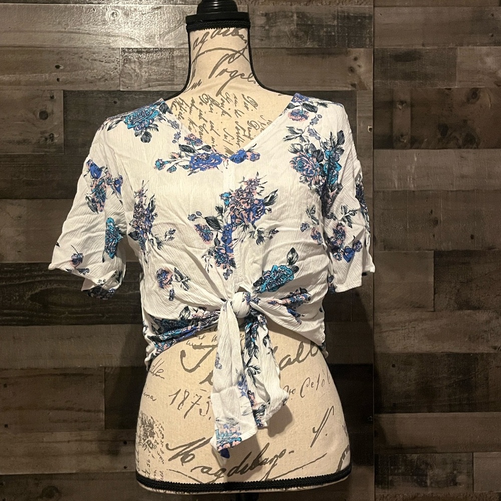 Floral Lightweight Cropped Blouse